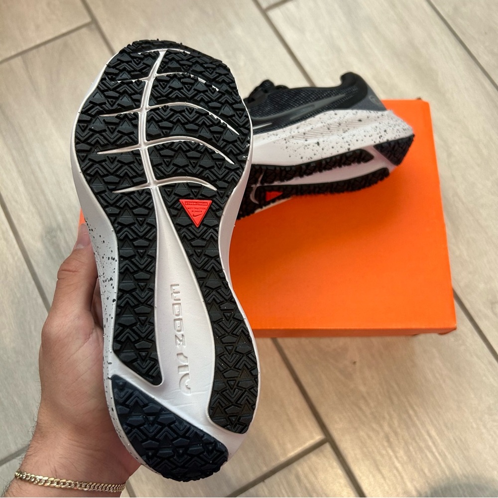 NIKE ZOOM WINFLO 8 BLACK/IRON GREY Size 6W - Picture 5 of 5